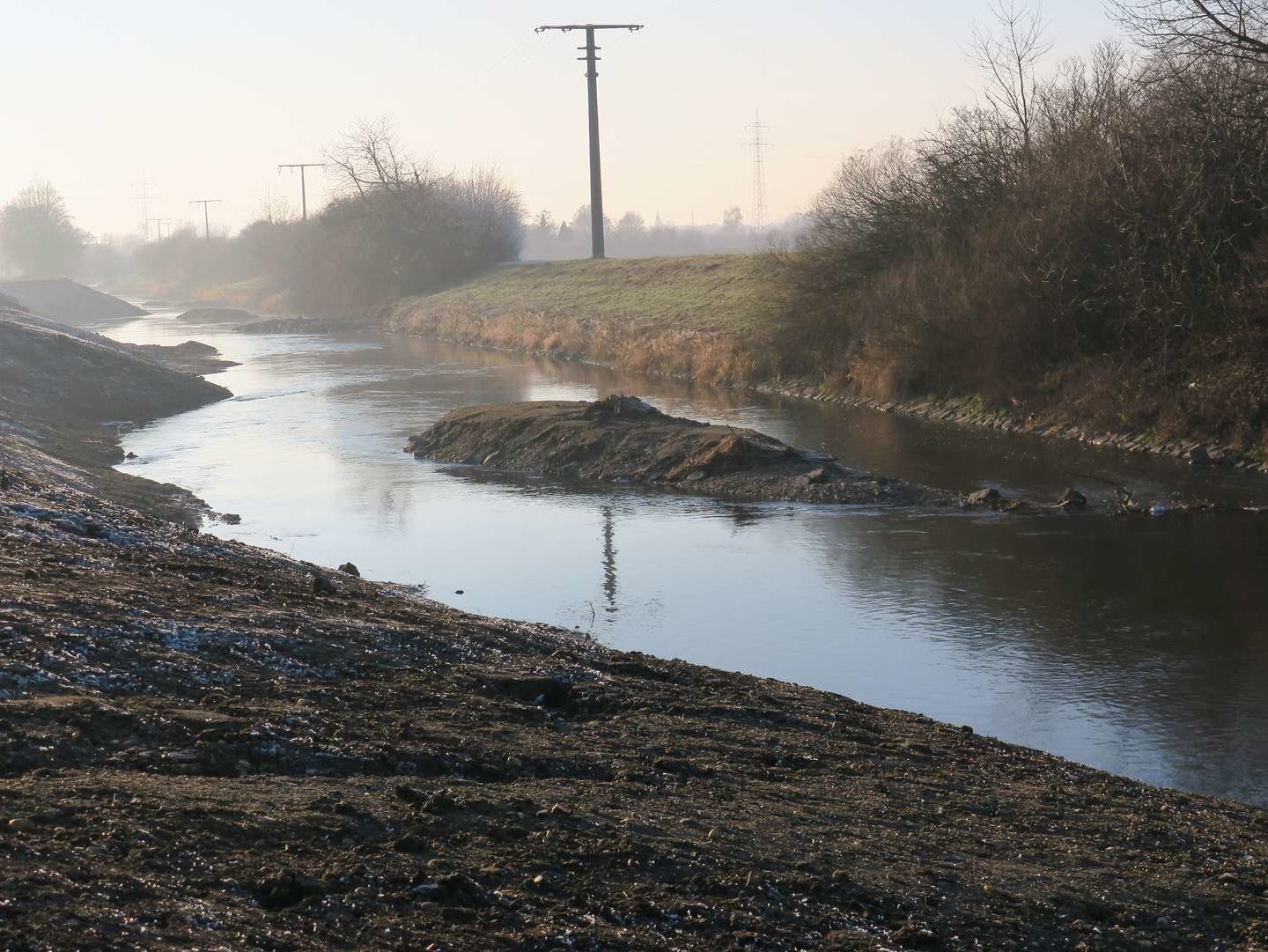 Inseln gebaut aus Uferverbau